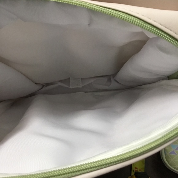 Natura Mamae E Bebe Backpack and Pouch NEW - Picture 8 of 15